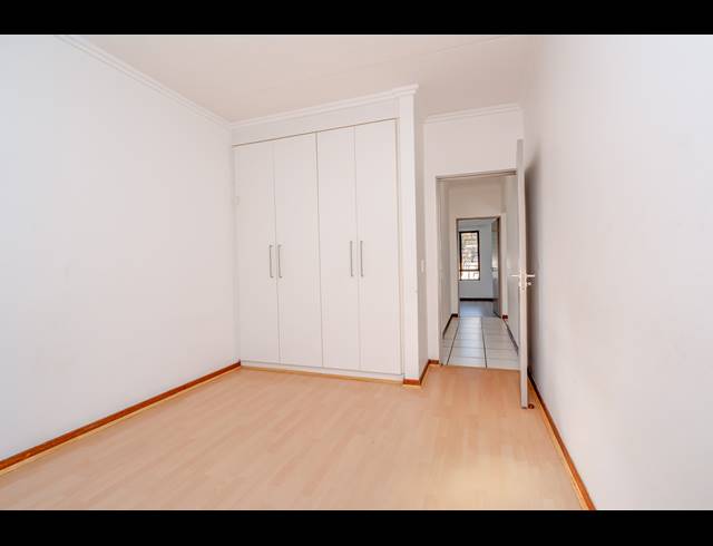2 BEDROOM APARTMENT FOR SALE IN LONEHILL